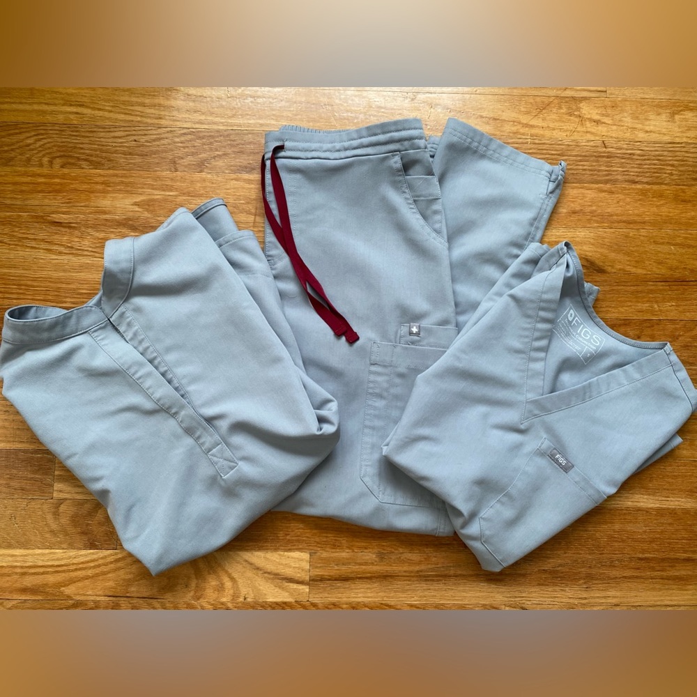 FIGS Cement Scrubs Set